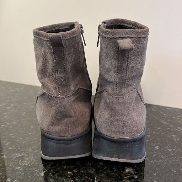 GEOX WOMEN'S SNEAKERS GRIS Ankle Side Zipper Boot. Size 36/6 - Picture 4 of 10